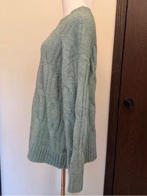 American Eagle light green cable knit crewneck oversized sweater thumbnail 5