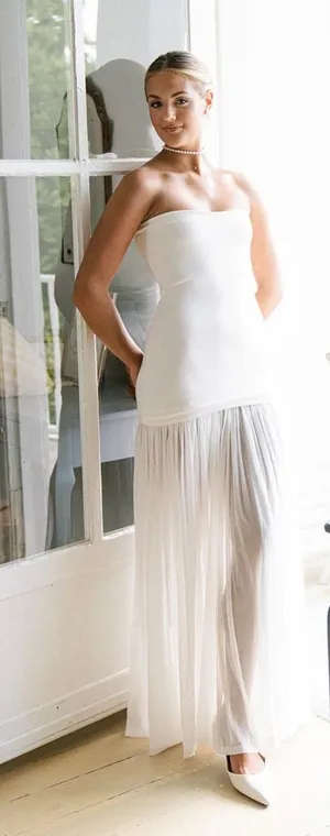 Coco Lily’s white dress thumbnail 1