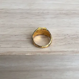 Vintage Gold Tone Ring Size 8.25 thumbnail 2