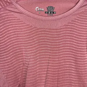 Zyia Active Womens Size Medium Mauve Stripe Long Sleeve Yoga Workout Crew Neck thumbnail 2