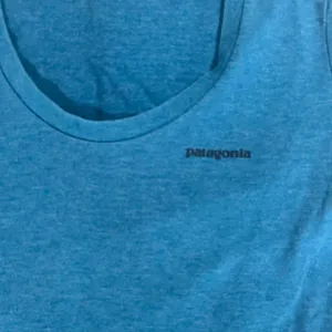 Patagonia Scoop Neck T-Shirt Women's Small Blue Logo on Back thumbnail 2