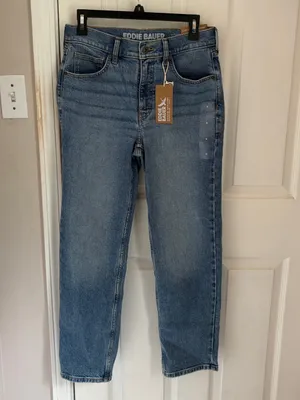 NWT!!! Eddie Bauer Authentic Perfect Straight Leg Jean in Vintage Wash thumbnail 4