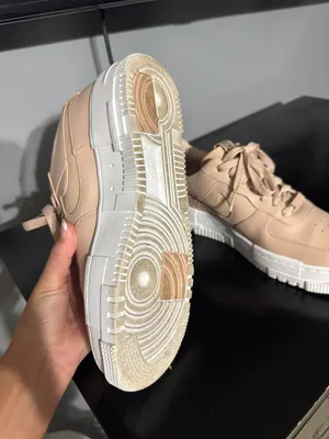 Nike shoes thumbnail 3