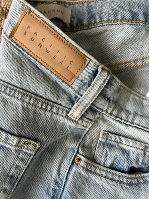 Pacsun 90s Straight Leg Light Wash Distressed Jeans Raw Hem thumbnail 4