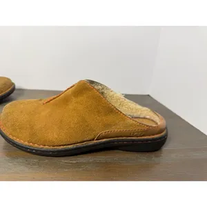 UGG Women's Size 8 Brown Suede Shearling Lined Clog Slippers thumbnail 2