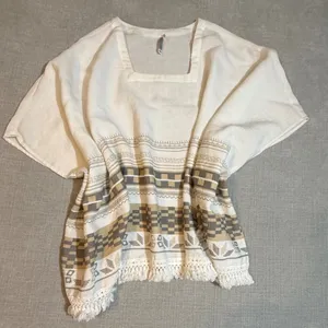 Monoreno Women Small‎ Boho Poncho Top White Geometric Fringe Hem Beach Coverup thumbnail 1