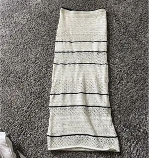 Abercrombie & Fitch Cream Maxi Knit Skirt with Black Stripes thumbnail 2