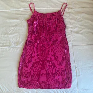 Hot Pink Sequins Dress Size L thumbnail 3