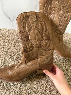 Brown Cowboy Boots Size 8 thumbnail 3