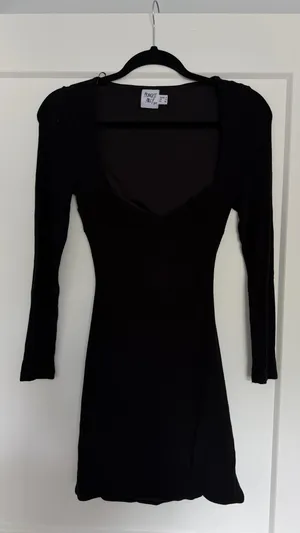 Princess Polly Long Sleeve Mini Black Dress Cut-Out thumbnail 3