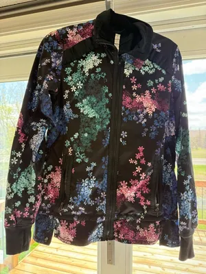 Lululemon Run: Bandit Jacket - size 8 thumbnail 1