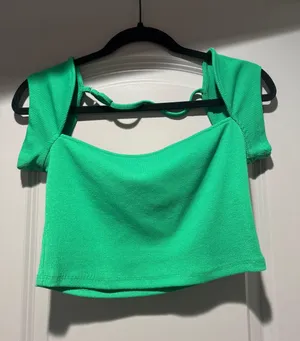 Green Crop Top Size M thumbnail 1