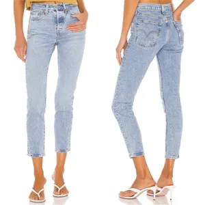 Levi’s Wedgie Straight Leg Jeans Sz 28 Light Wash Button Fly thumbnail 2