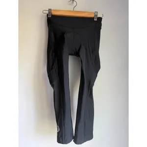 Pearl Izumi Women’s Cycling Capris Size Small Black Padded Bike Pants EUC thumbnail 5