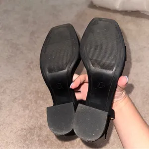 A New Day Black platform heels thumbnail 4