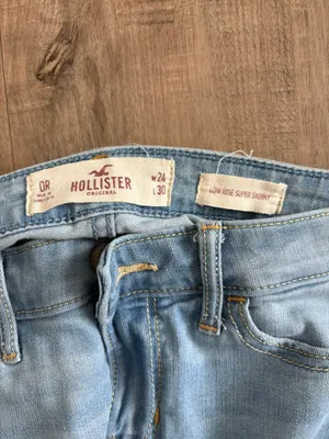 Hollister Low-Rise Super Skinny Jeans thumbnail 3