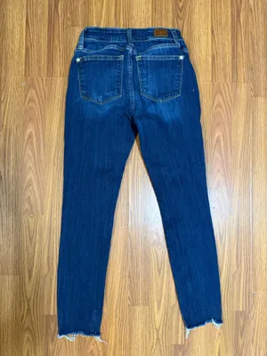 Judy Blue Mid Rise Skinny Fit Rough Hem Jeans Size 1/25 thumbnail 3