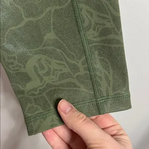 Zyia Active Light n Tight Olive Maze Green High Waist Crop Leggings size 8-10 thumbnail 6