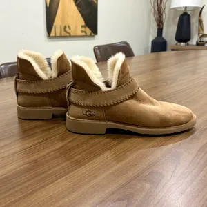 UGG McKay Chestnut Suede Shearling Ankle Boots Booties Women’s Size 9 EUC thumbnail 4