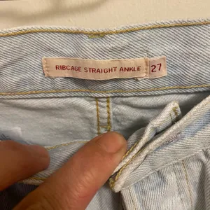 Levi’s Levis Womens Lt Blue Wash Denim Jeans 27 Ribcage Straight Ankle Distress thumbnail 5