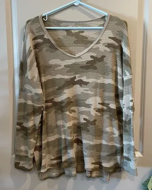 American Eagle Outfitters Camo Long Sleeve Top thumbnail 1