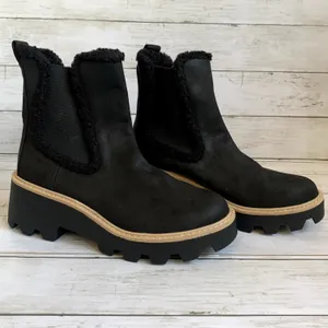 NEW Dolce Vita Women's Vinny Cozy‎ Fur Lined Lug Sole Platform Boots in Black thumbnail 2