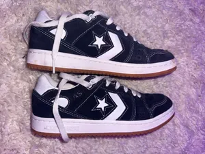 Converse Sneakers thumbnail 2