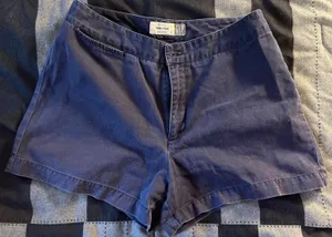 GAP shorts thumbnail 1