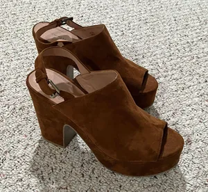 Heels thumbnail 1