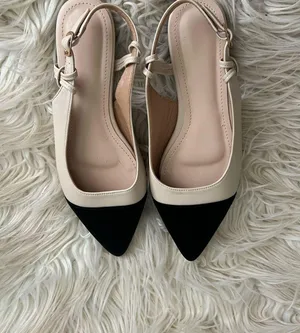 Elegant Black and Cream Women's Slingback Flats thumbnail 2