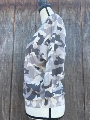 Premise Women's XS Gray Camo Army V-Neck 3/4 Sleeve Knit Pullover Sweater thumbnail 3
