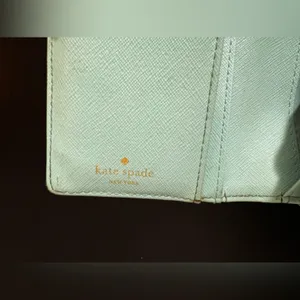 Pre-Loved Kate Spade Dana Large Slim Bifold Wallet thumbnail 9