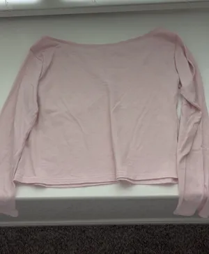 Hollister off the shoulder top thumbnail 1