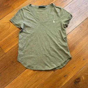 Ralph Lauren Olive Short Sleeve‎ V-Neck Tee thumbnail 2