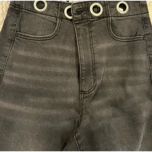 Jeans thumbnail 2