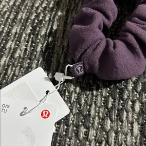 Lululemon Uplifting Scrunchie *Fleece Bow Grape Thistle NEW thumbnail 5