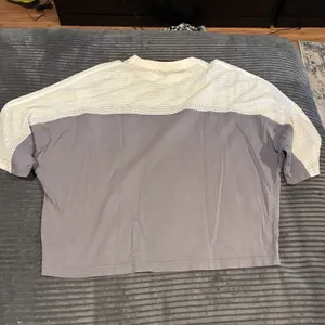 Nike Sportswear Mesh Top SZ: Small Crop RETAIL: $65.00 Gray And White thumbnail 8