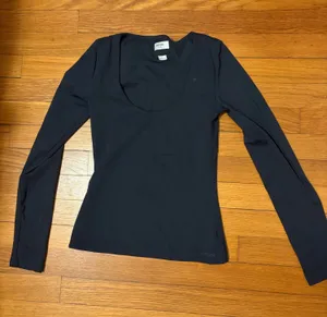 Aritzia Long TNA Sleeve Top thumbnail 1