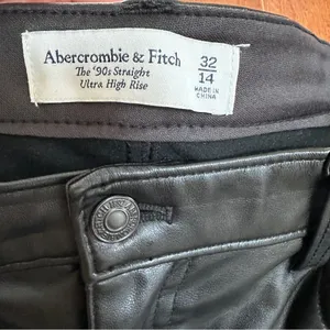 Abercrombie and Fitch 90’s Straight Ultra High Rise Faux Leather Pants thumbnail 6