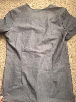 FIGS Scrub Top thumbnail 2