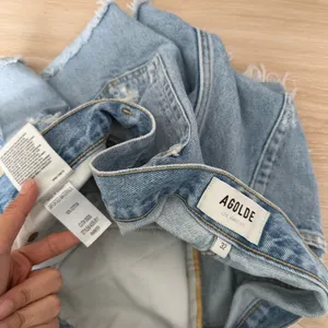 Agolde 32 Parker Vintage Cut Off Short Swapmeet Distressed Light Wash thumbnail 4