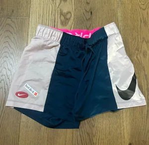 Nike Pro Shorts Size Retro thumbnail 1