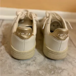 Veja V-10 Prime Leather Sneakers in White Platine thumbnail 3