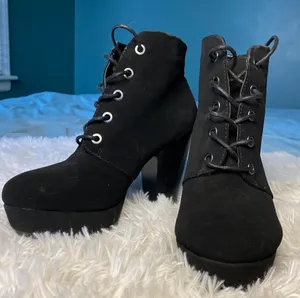 Highheel Boots Black Size 6.5 thumbnail 3