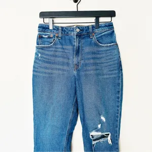 Abercrombie &‎ Fitch Jeans Womens Mom High Rise Curve Love Distressed Size 26 thumbnail 2