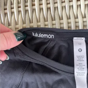 Lululemon It’s Rulu Long‎ Sleeve black Shirt 10 Athleisure streetwear workout thumbnail 6