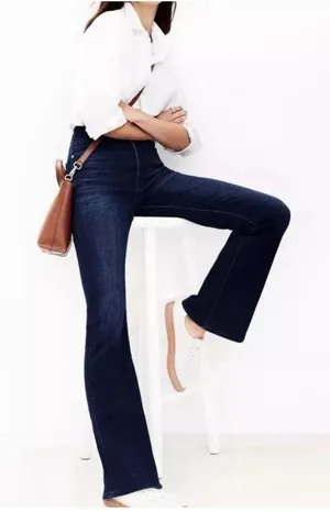 Ann Taylor LOFT‎ Slim Boot Cut Jeans Dark Wash Denim Women's Size 6 thumbnail 1