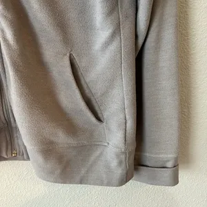 The North Face Size Large Women’s Full Zip Grey Hoodie thumbnail 3