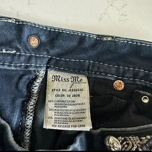 ￼Miss Me‎ Signature Skinny Crop Women’s Size 27 Western Biker Ankle Jeans thumbnail 9
