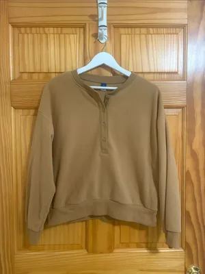 Old Navy Size Medium Brown Fleece Button-Front Crewneck Sweatshirt thumbnail 2